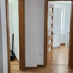 Apartman Brand New Two Bedroom And One Living In A Great Location!