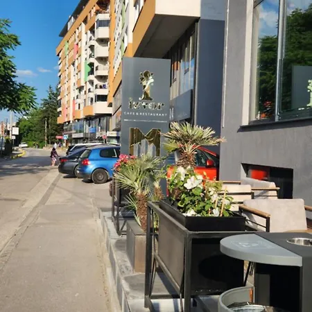 Brand New Two Bedroom And One Living In A Great Location! Διαμέρισμα Σαράγεβο