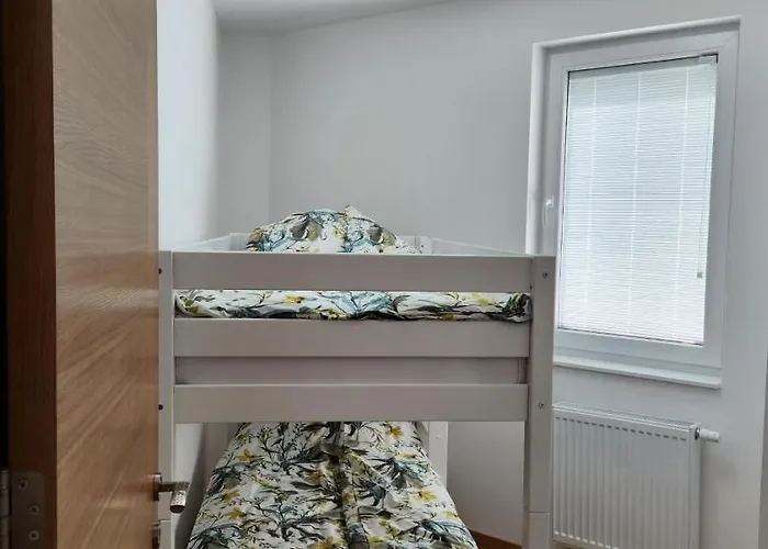 Brand New Two Bedroom And One Living In A Great Location! * 塞拉耶佛