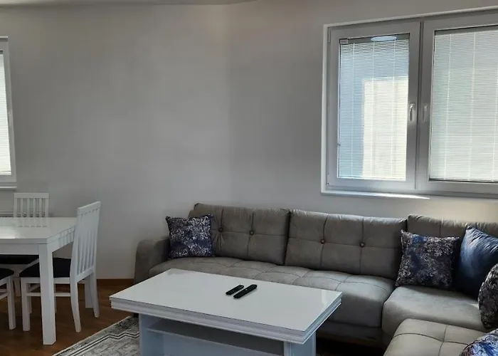 公寓 Brand New Two Bedroom And One Living In A Great Location!