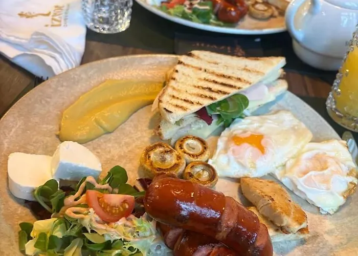 公寓 Brand New Two Bedroom And One Living In A Great Location! *